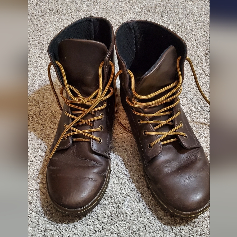 Dr. Martens Leyton Brown Game On Leather Boots Women's size 9